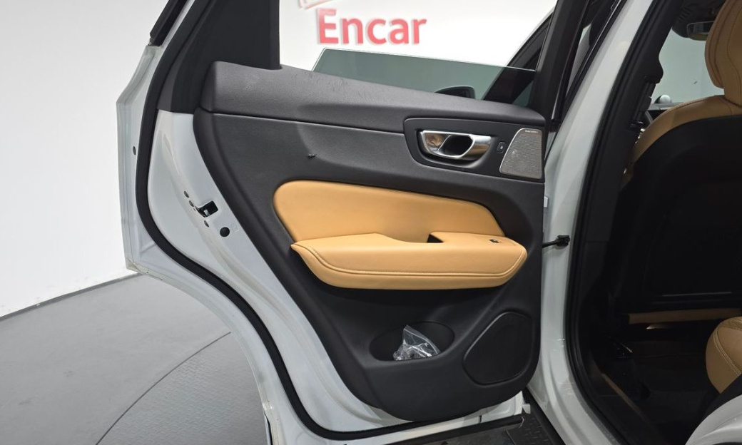 Volvo XC60 B5 Ultimate Bright, 2023