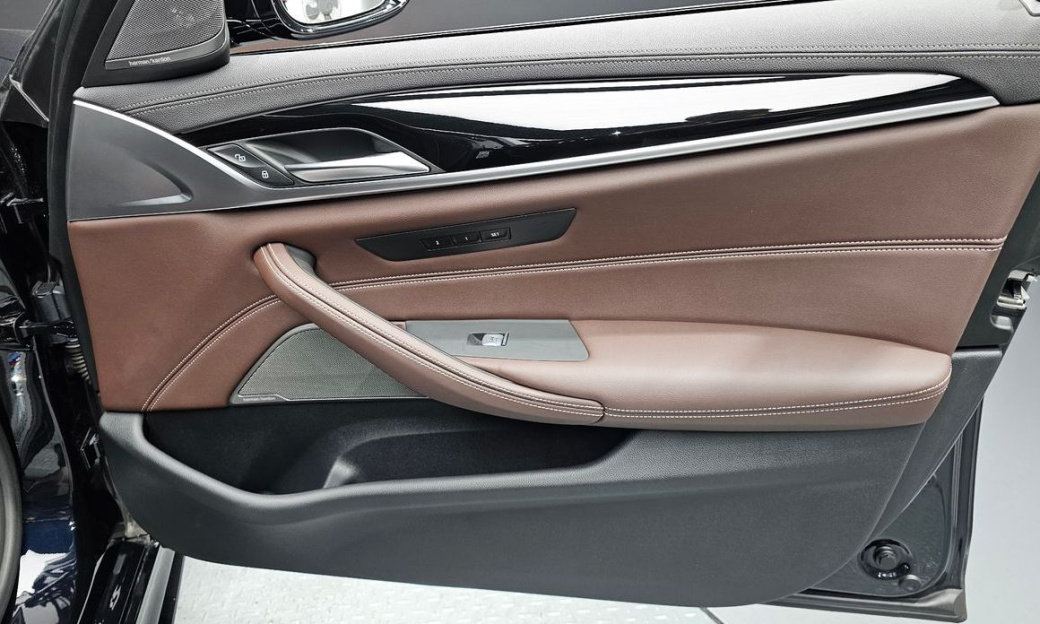 BMW 5-Series 530i M Sport Package, 2023