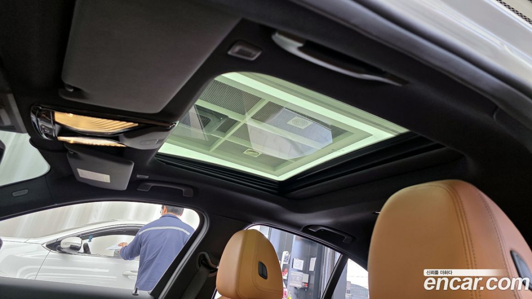 BMW 3-Series 320i M Sport, 2025