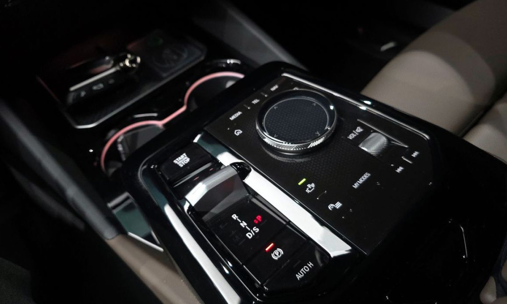 BMW 5-Series 520i M Sport, 2025