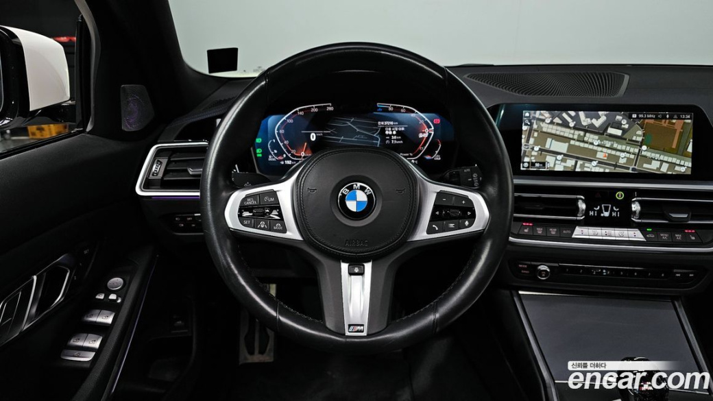 BMW 3-Series 320d Touring M Sport, 2022