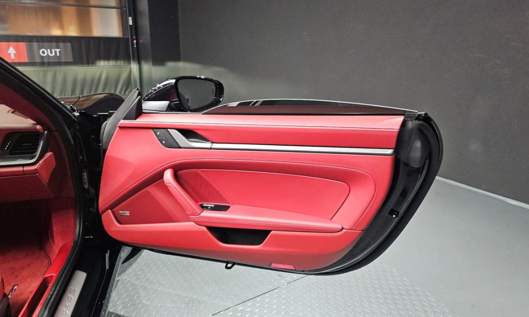 Porsche 911 Targa 4S, 2024