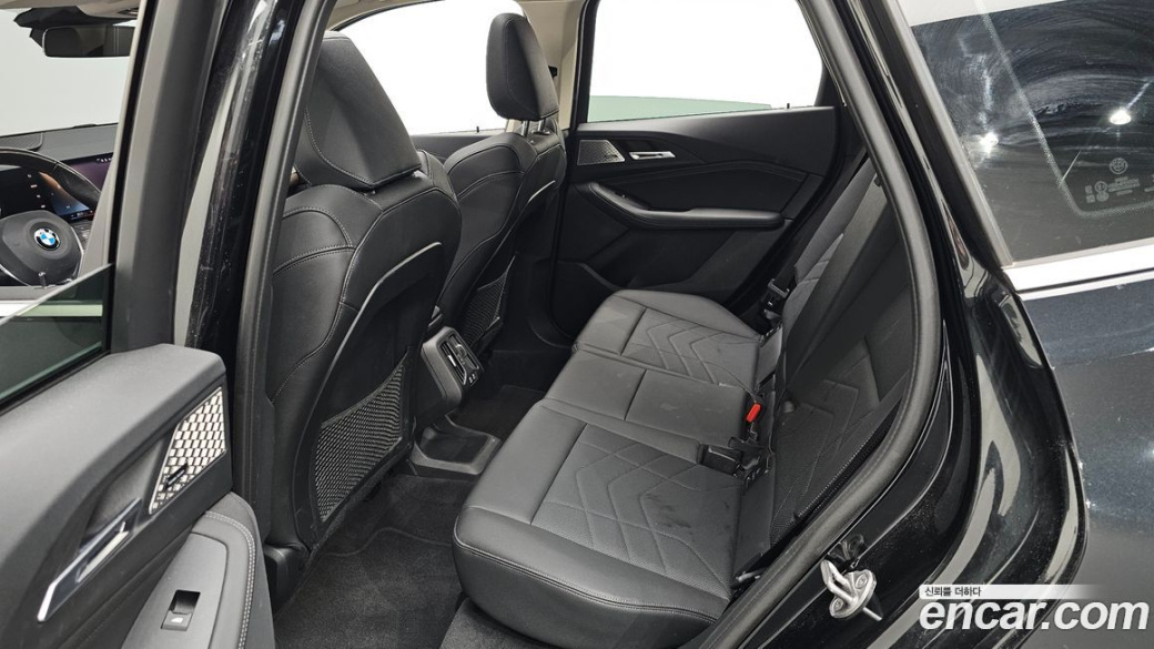 BMW 2-Series 220i Luxury, 2023
