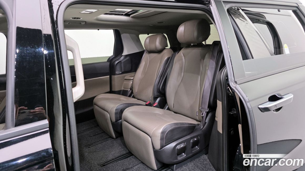 Kia Carnival 7-Seater Gravity, 2024