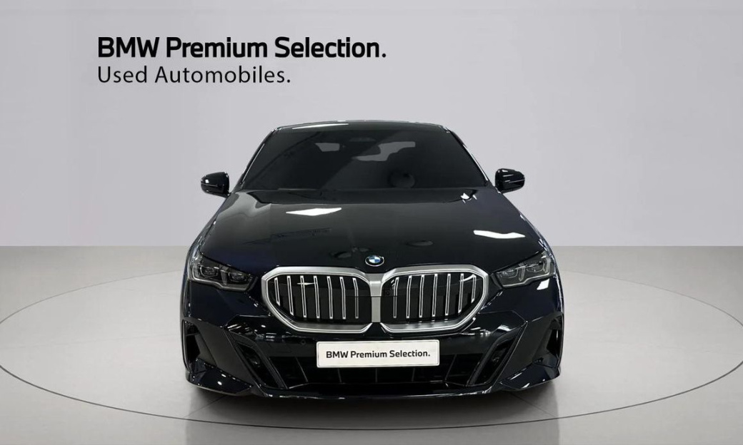 BMW 5-Series 520i M Sport, 2025