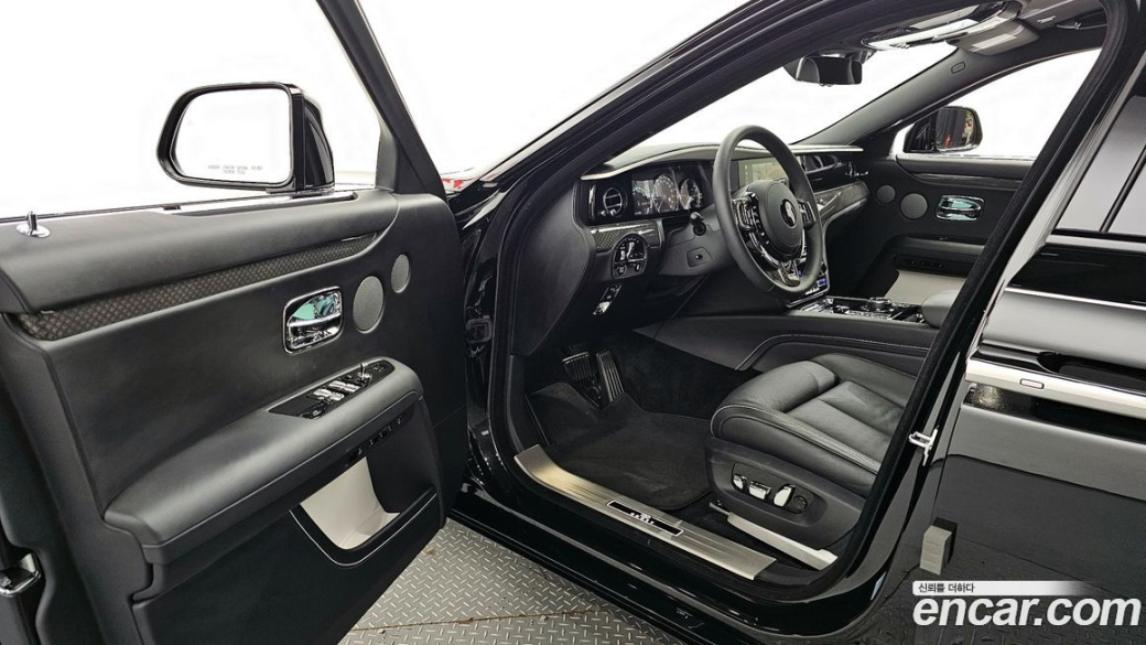 Rolls-Royce Ghost 6.7 V12 Black Badge, 2023