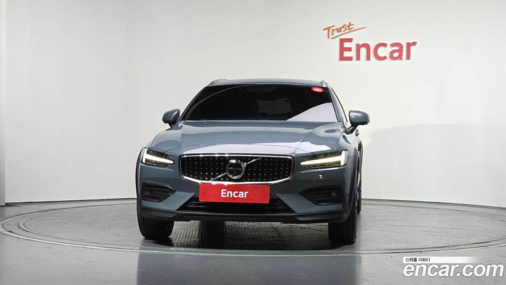 Volvo V60 B5 Pro AWD, 2022