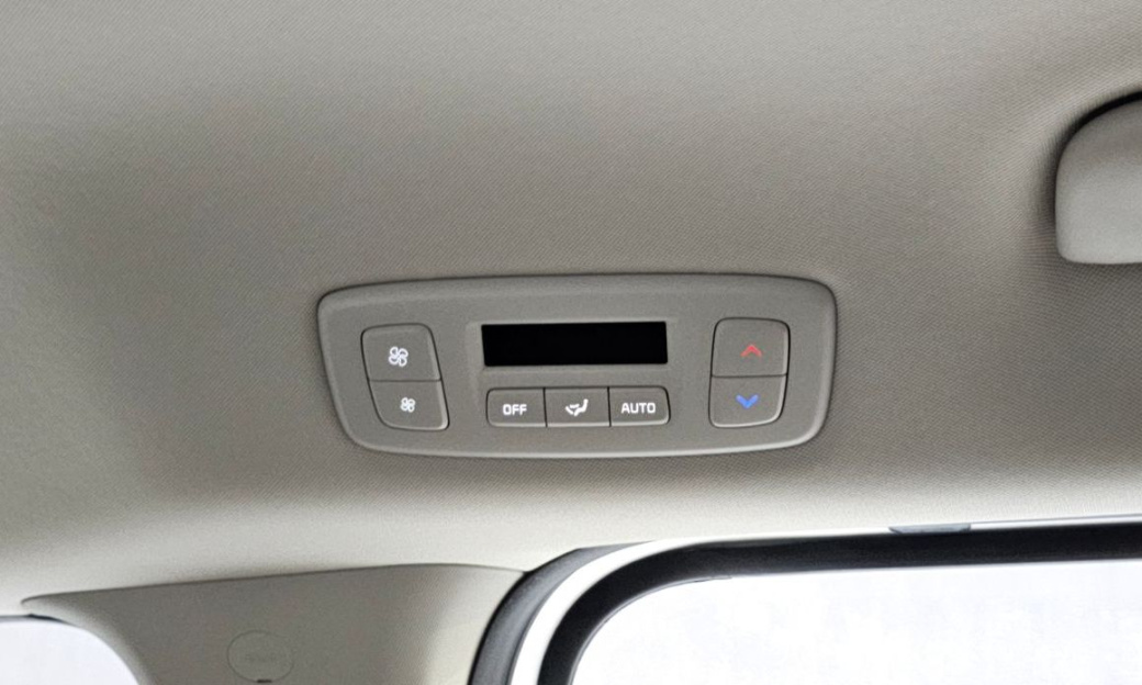 Kia Carnival 9-Seater Prestige, 2025