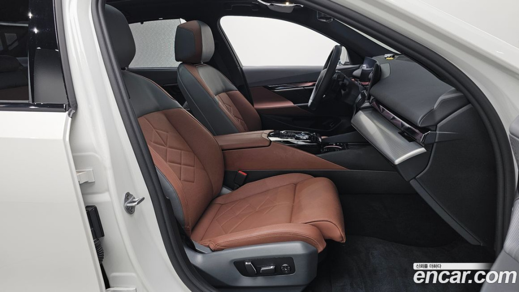BMW 5-Series 530i xDrive M Sport, 2025