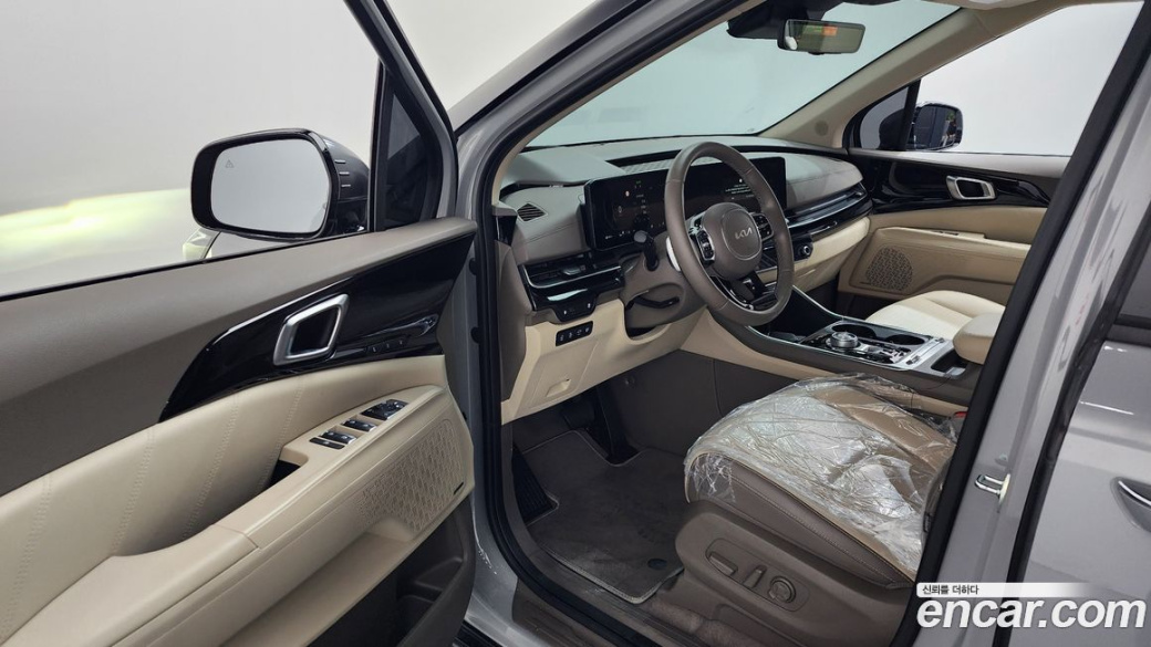 Kia Carnival 7-Seater Gravity, 2025