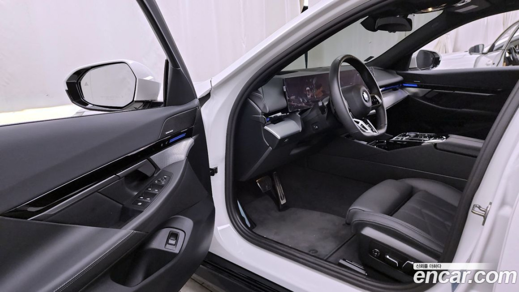 BMW 5-Series 520i M Sport, 2024