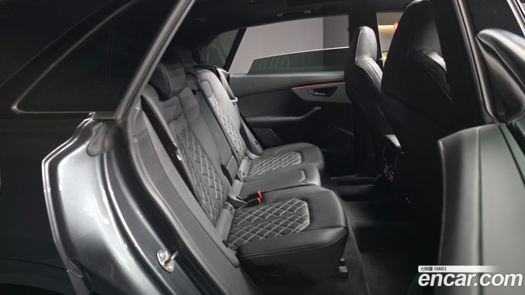 Audi Q8 55 TFSI Quattro Premium, 2023