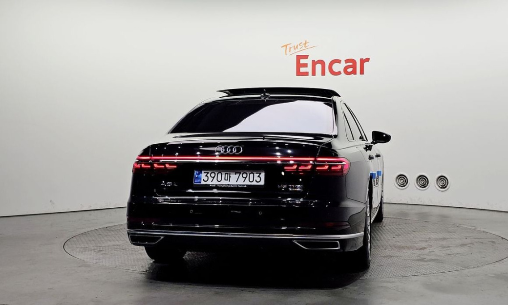 Audi A8 55 TFSI Quattro LWB, 2021