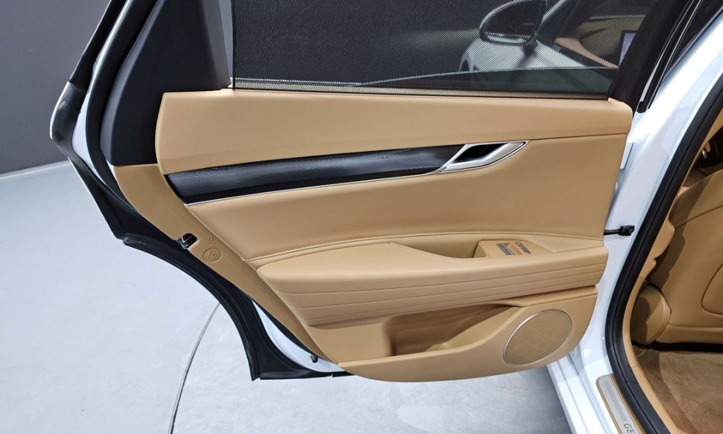 Genesis G80 Gasoline 2.5 Turbo AWD, 2025