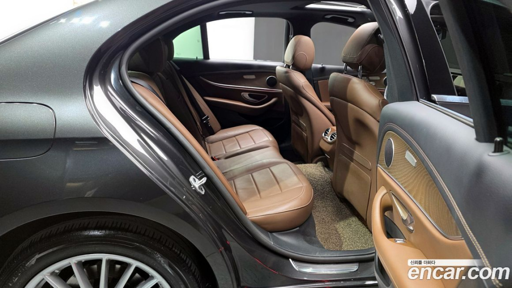 Mercedes-Benz E-Class E220d 4MATIC Exclusive, 2021