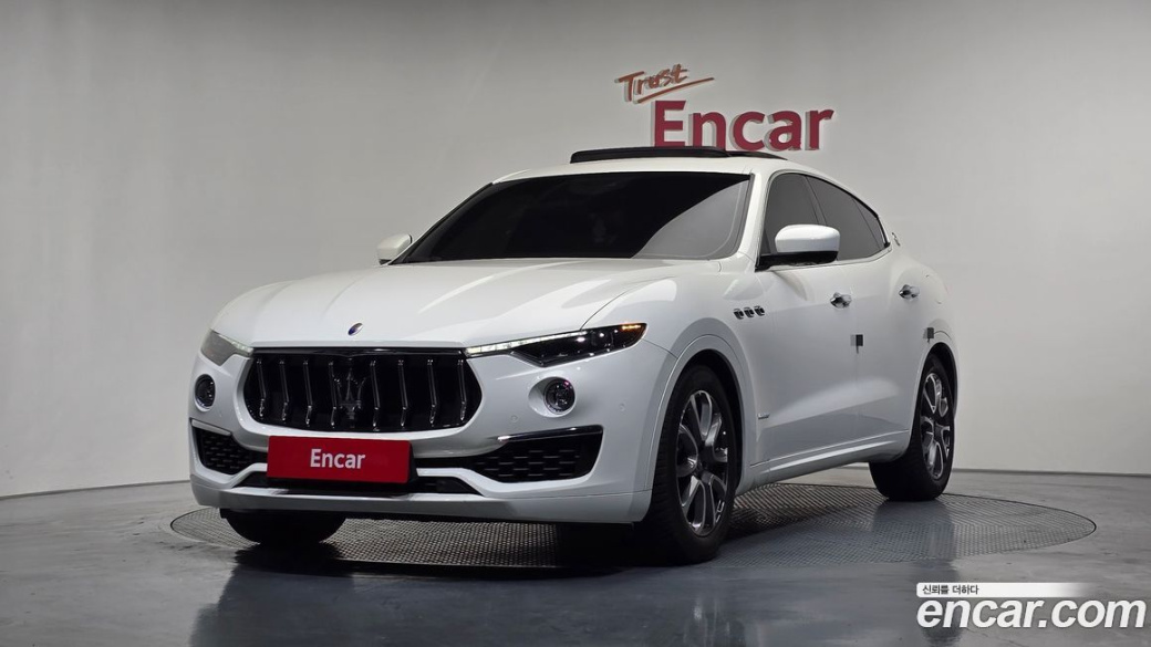 Maserati Levante 3.0 AWD GranLusso, 2021