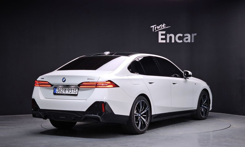 BMW 5-Series 530i xDrive M Sport, 2024