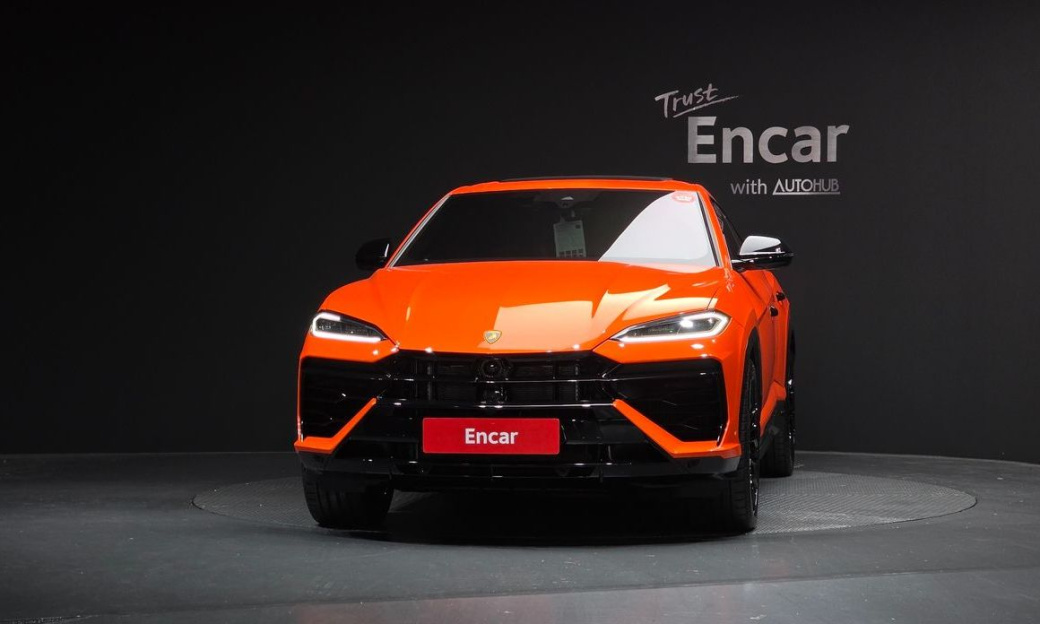 Lamborghini Urus 4.0 V8 SE, 2025