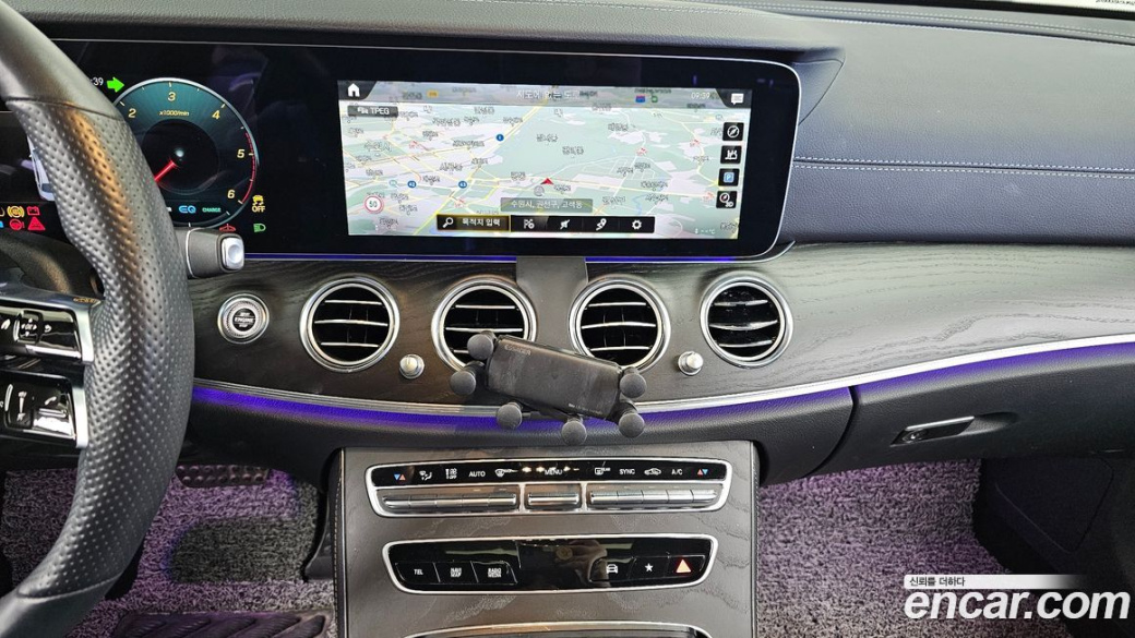 Mercedes-Benz E-Class E220d 4MATIC AMG Line, 2022