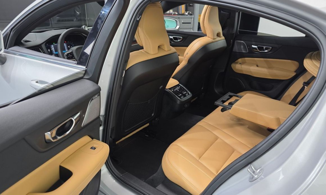Volvo S60 B5 Ultimate Bright, 2023