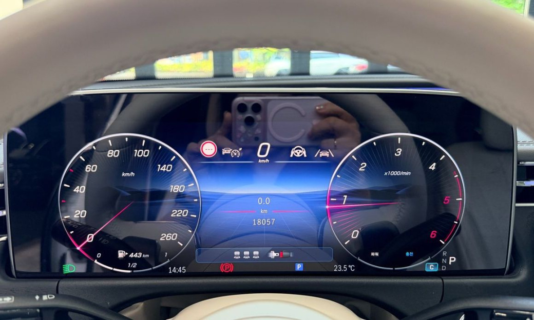 Mercedes-Benz E-Class E220d 4MATIC Exclusive, 2024