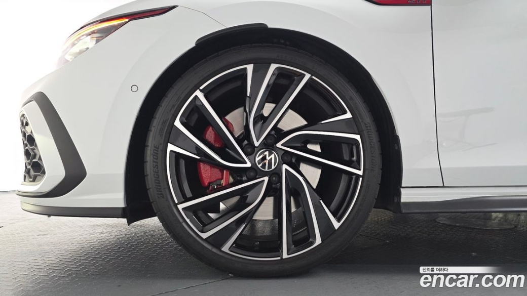 Volkswagen Golf 2.0 GTI, 2024