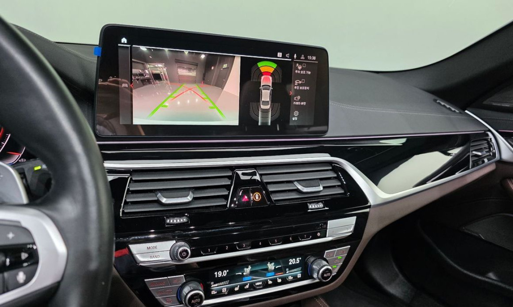 BMW 5-Series 530i M Sport Package, 2022