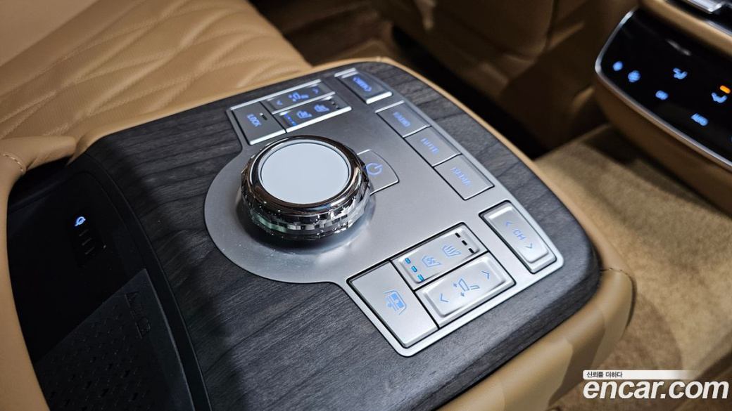 Genesis G80 Gasoline 2.5 Turbo AWD, 2025
