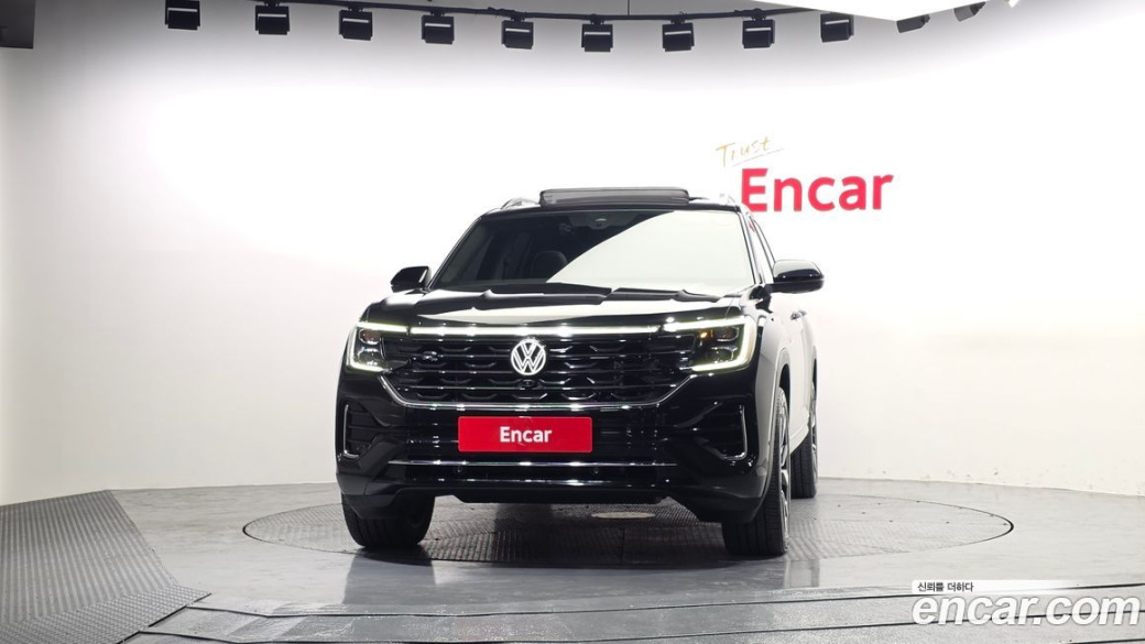 Volkswagen Atlas 2.0 TSI R-LINE 6-Seater, 2025