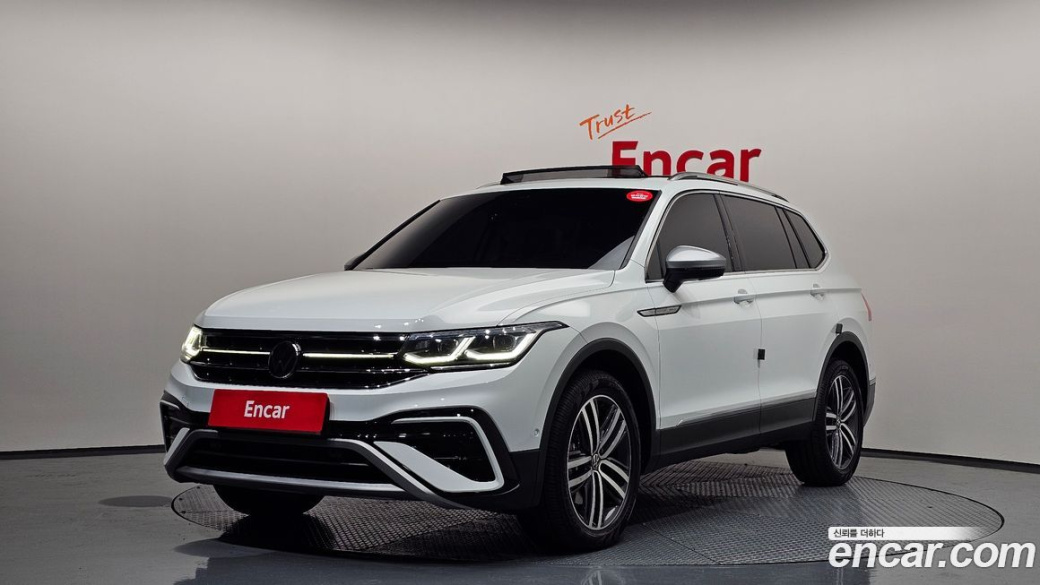 Volkswagen Tiguan 2.0 TSI Prestige, 2024