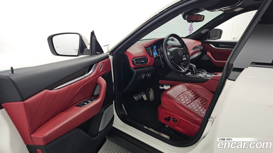 Maserati Levante 3.8 Trofeo, 2021