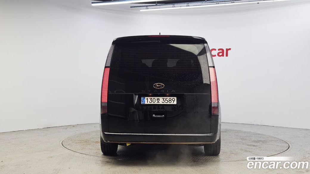 Hyundai Staria Lounge 9-Seater, 2023