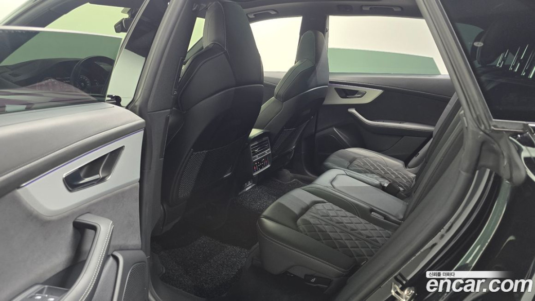 Audi Q8 55 TFSI Quattro Premium, 2023