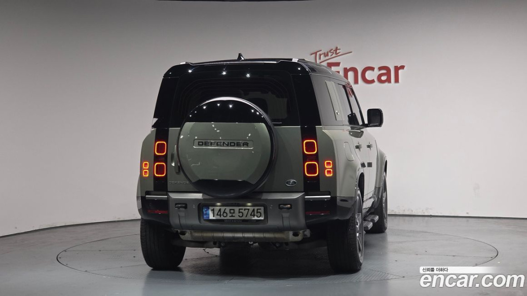 Land Rover Defender 110 P300 X-Dynamic SE, 2023