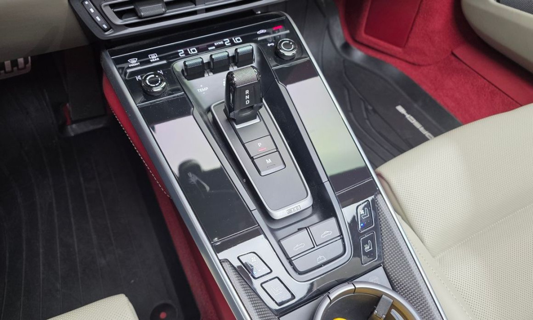 Porsche 911 Turbo S Cabriolet, 2022