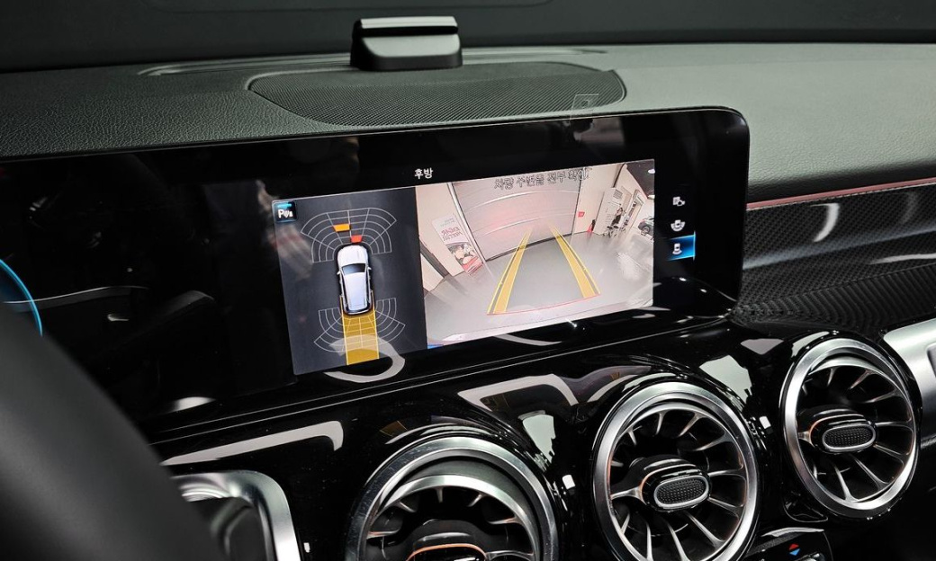 Mercedes-Benz GLB-Class GLB250 4MATIC, 2023