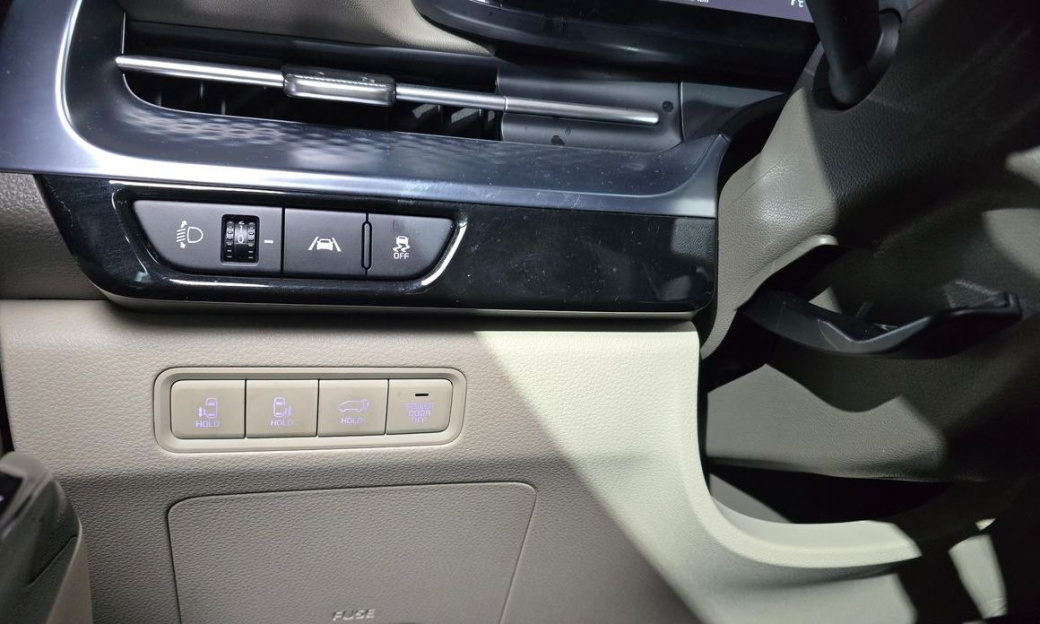 Kia Carnival 7-Seater Hi-Limousine, 2023