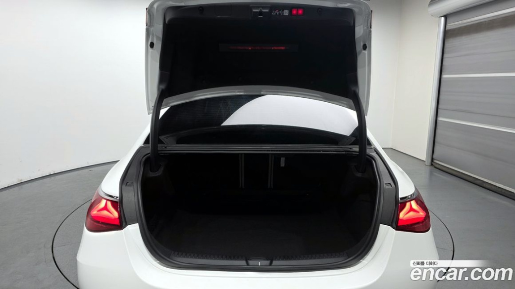Mercedes-Benz E-Class E200 AMG Line, 2026