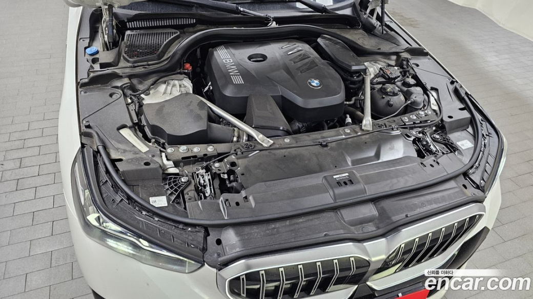 BMW 5-Series 530i xDrive M Sport, 2024