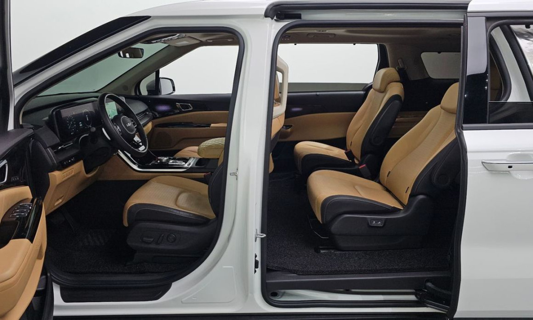 Kia Carnival 9-Seater Signature, 2023