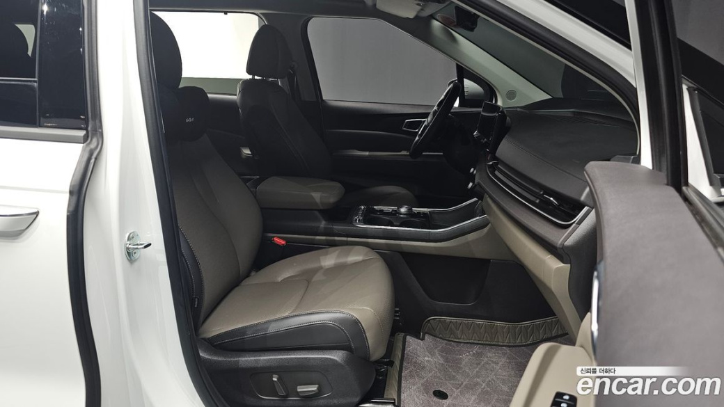 Kia Carnival 7-Seater Noblesse, 2025