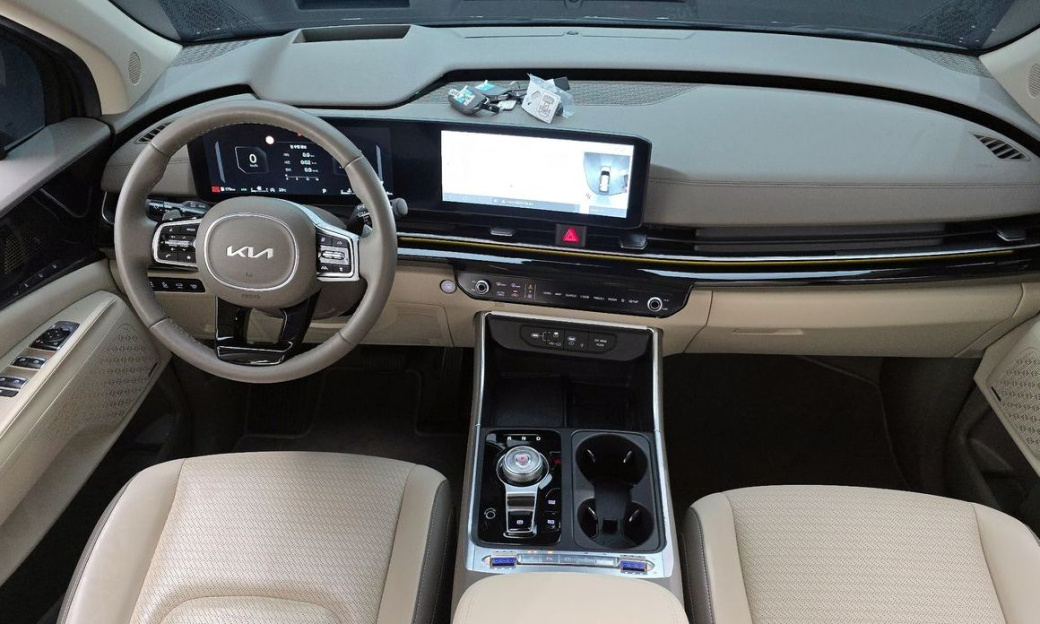 Kia Carnival 9-Seater Gravity, 2025