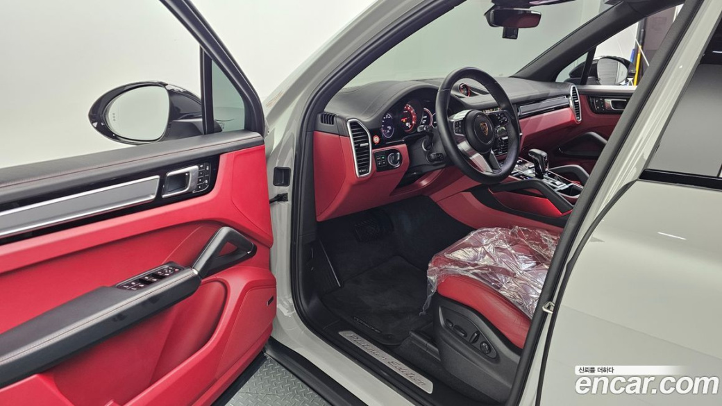 Porsche Cayenne 3.0 PLATINUM EDITION, 2023