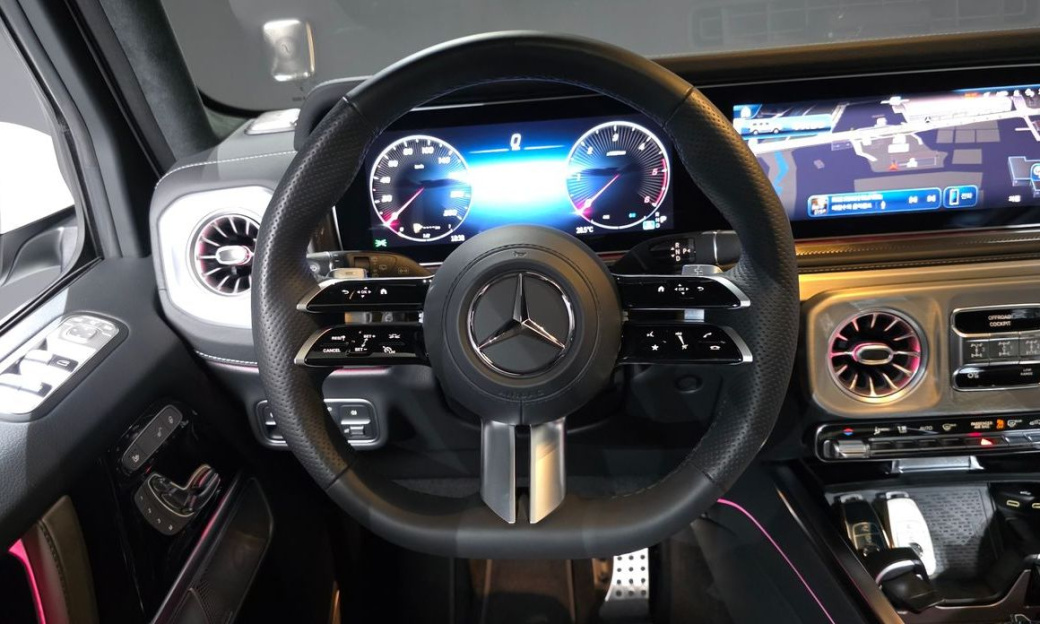 Mercedes-Benz G-Class G450d, 2025