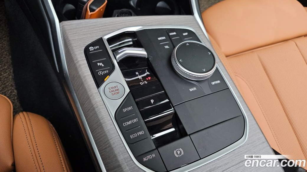 BMW 3-Series 320i, 2025
