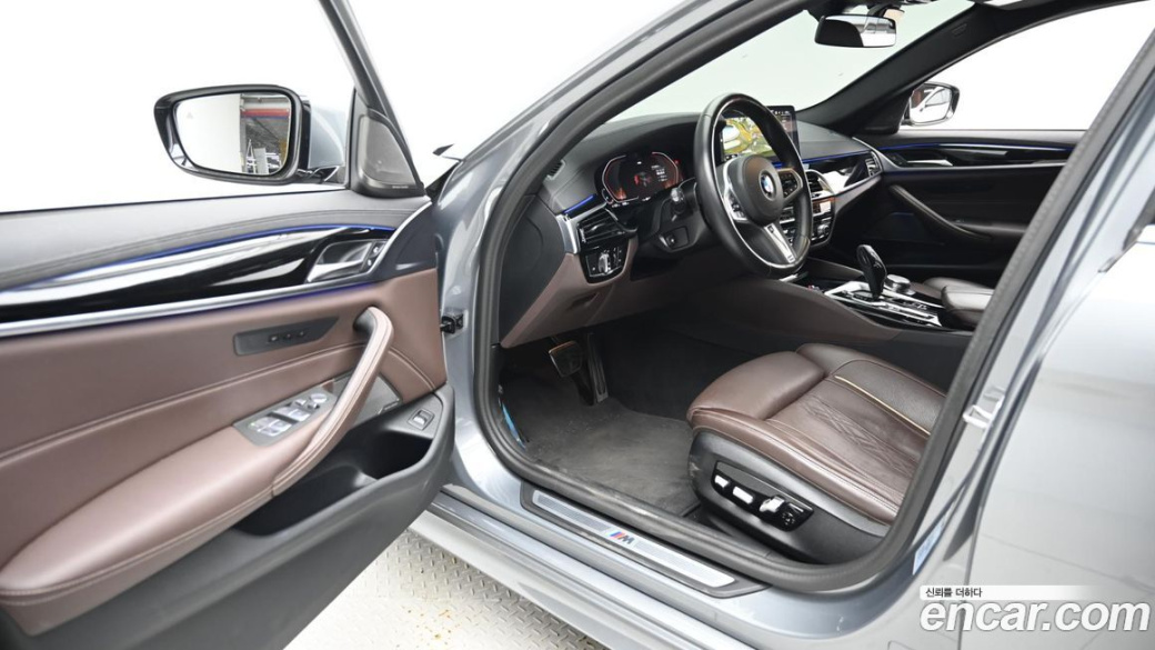 BMW 5-Series 530i M Sport Package, 2023