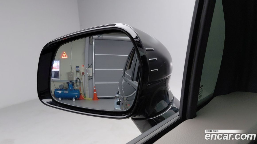 Kia Carnival 7-Seater Gravity, 2025