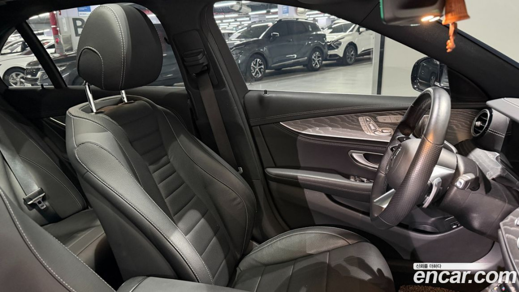 Mercedes-Benz E-Class E350 4MATIC AMG Line, 2022
