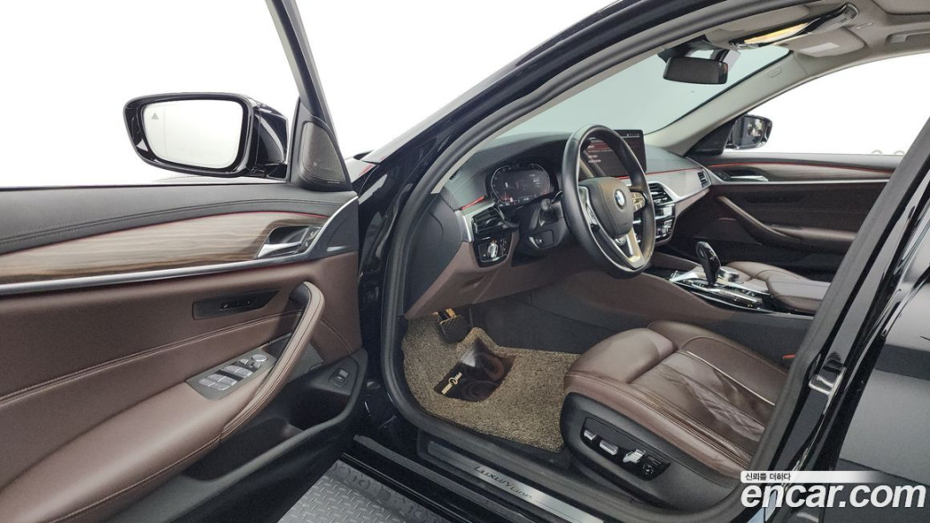 BMW 5-Series 530i xDrive Luxury, 2023