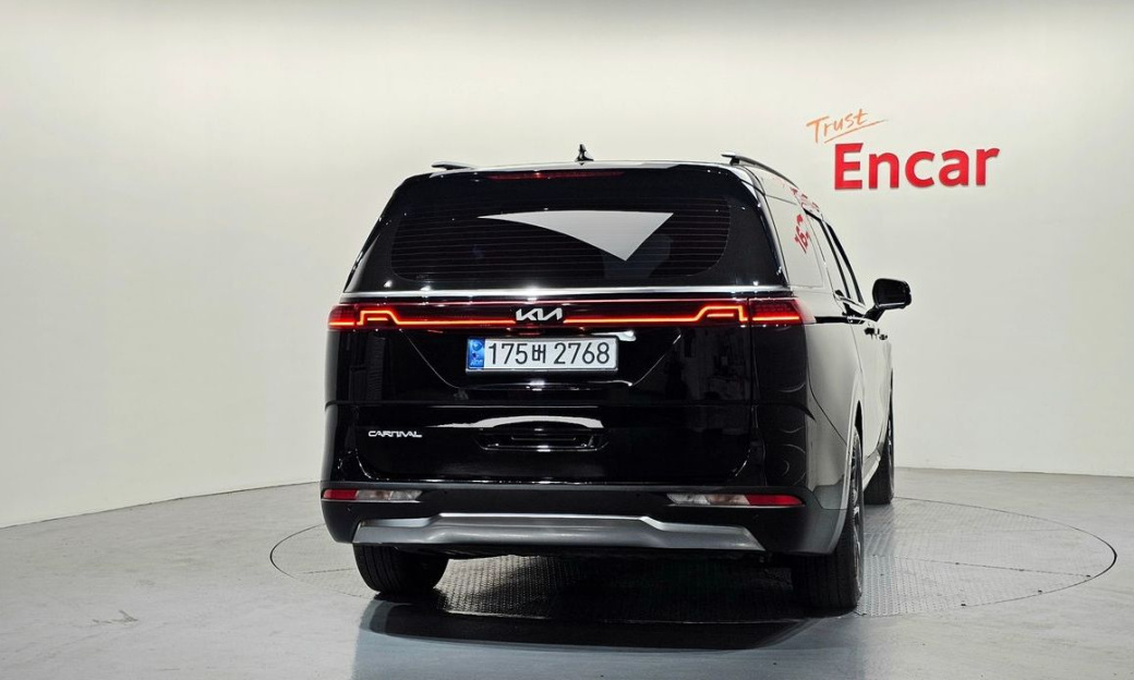 Kia Carnival 7-Seater Signature, 2023